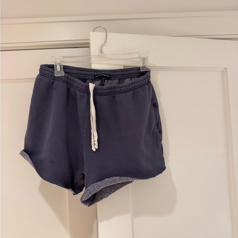 Brandy Melville Cut off sweatshorts